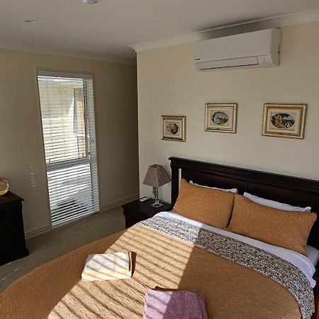 Be My Guest In Beachlands Auckland Exteriör bild
